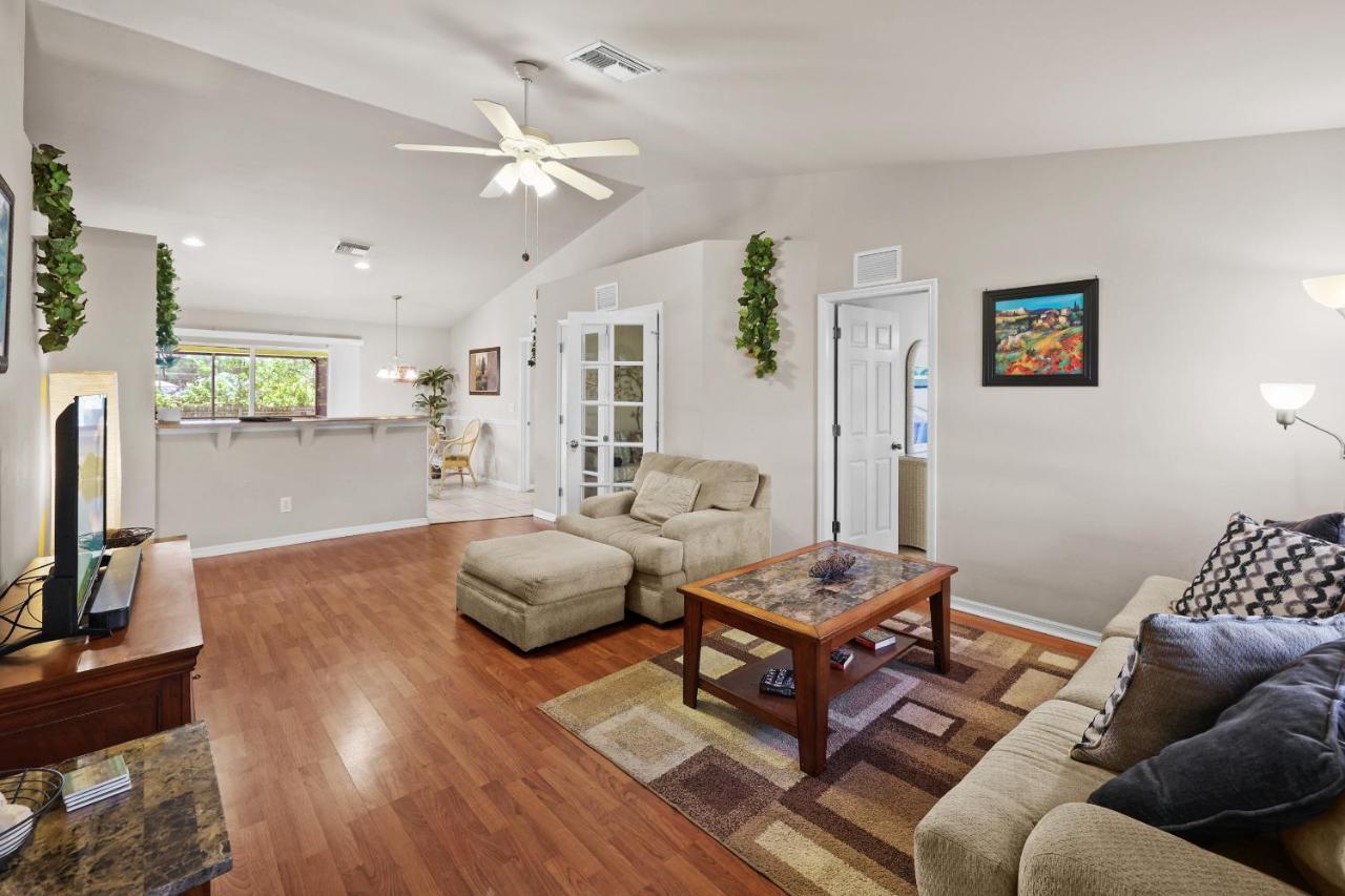 Family Vacation, Heated Pool, Wake Up To Enjoy The Sunrise - Villa Pine Island Cape Coral Exterior foto