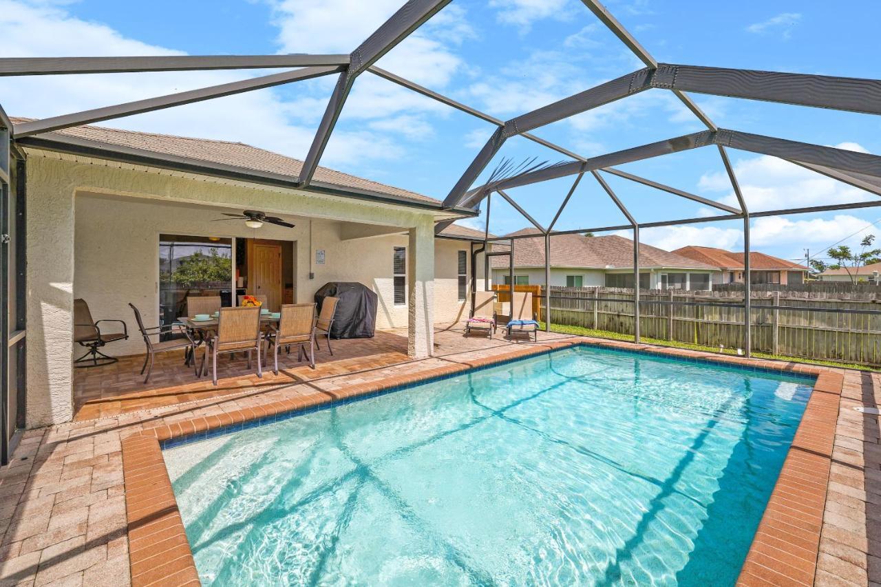 Family Vacation, Heated Pool, Wake Up To Enjoy The Sunrise - Villa Pine Island Cape Coral Exterior foto