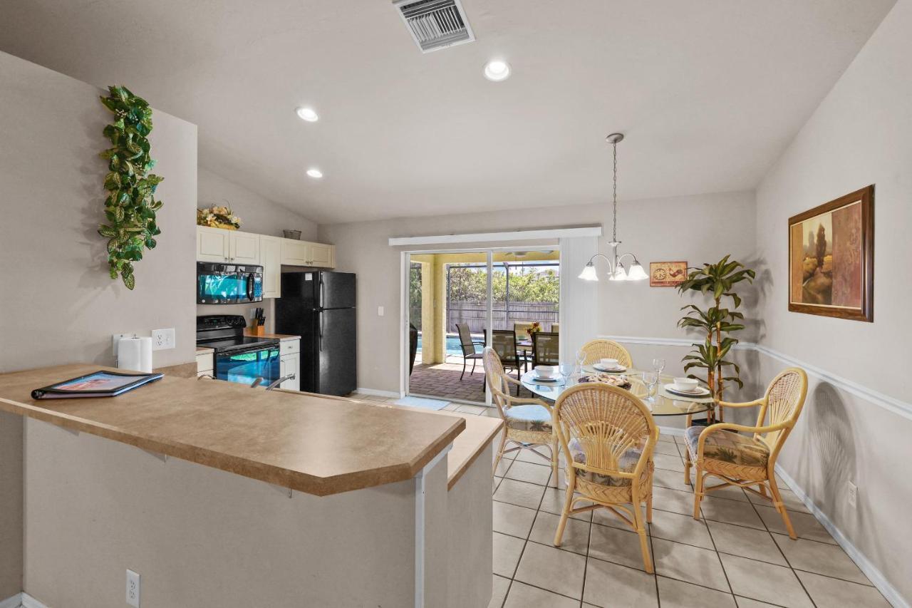Family Vacation, Heated Pool, Wake Up To Enjoy The Sunrise - Villa Pine Island Cape Coral Exterior foto