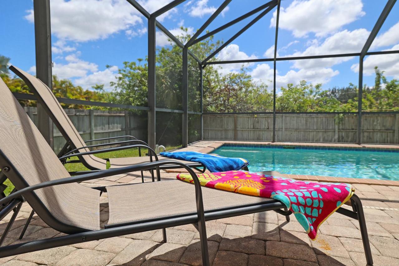 Family Vacation, Heated Pool, Wake Up To Enjoy The Sunrise - Villa Pine Island Cape Coral Exterior foto